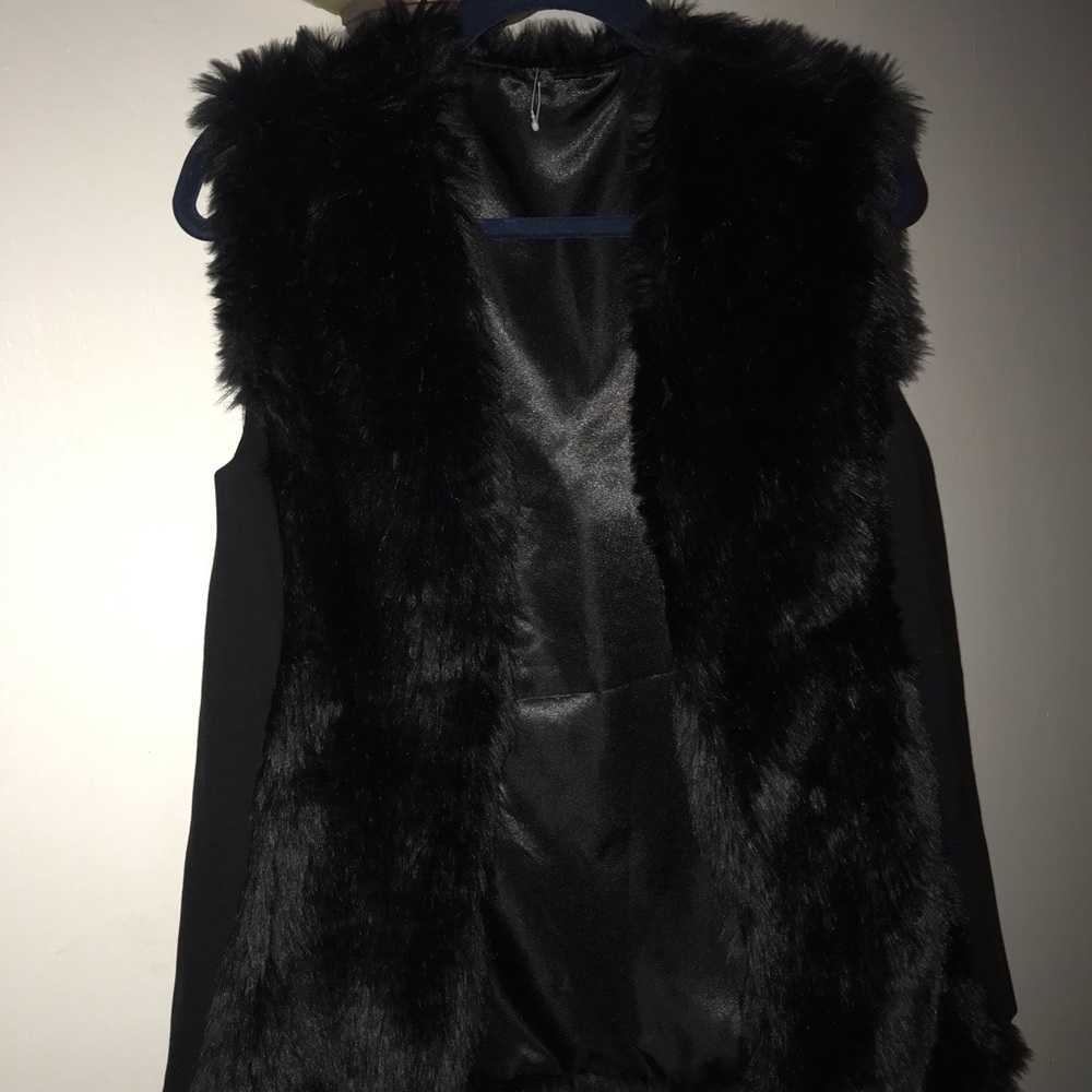Fur Vest - Picture 2 of 3